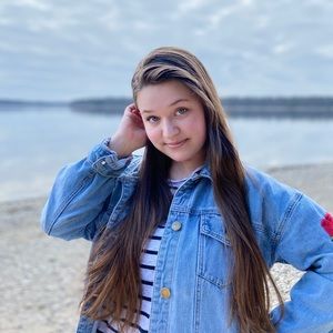 Meet your Posher, Lily